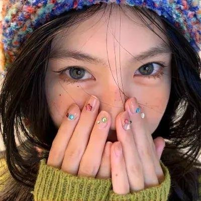 两个人一双手